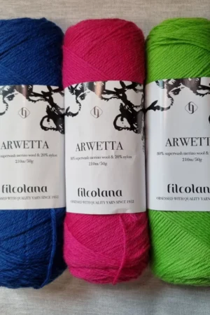 Arwetta Classic utvecklades som ett garn för mjuka och slitstarka barnkläder, men det fungerar även utmärkt till strumpor.