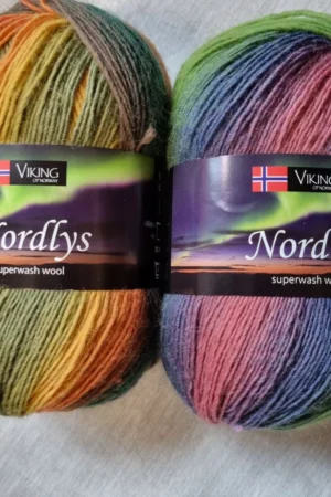 Vikings Nordlys är ett vackert färgskiftande ullgarn som passar såväl till filtar och kläder som till sockor.
